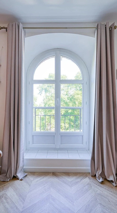 Porte fenêtre pvc cintrée